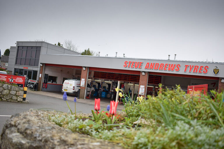 Steve Andrews Tyres & Autocare - St Austell